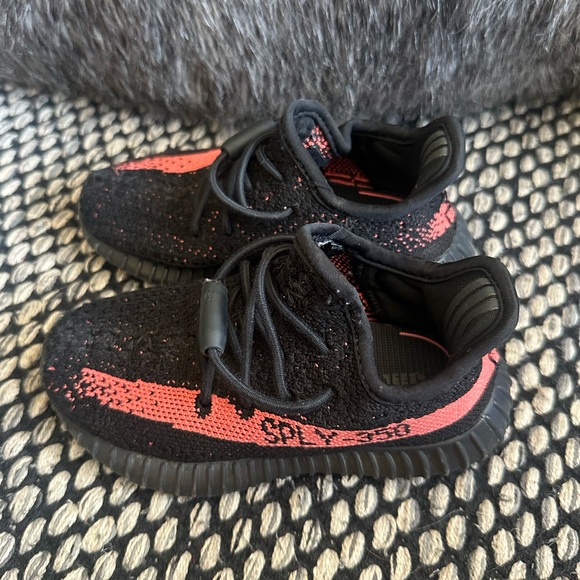 adidas gazelle silver green womens adidas Yeezy Boost 350 V2 Bone (Kids) main image 1